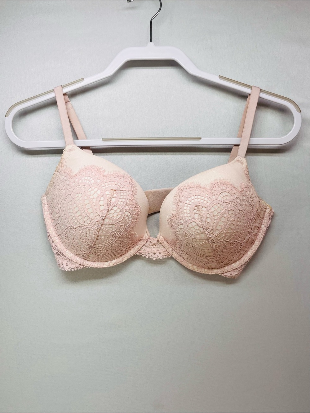 Victoria's Secret Light Pink Lace Push-Up Bra